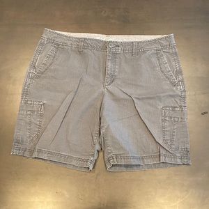 Eddie Bauer size 12 grey cargo shorts.